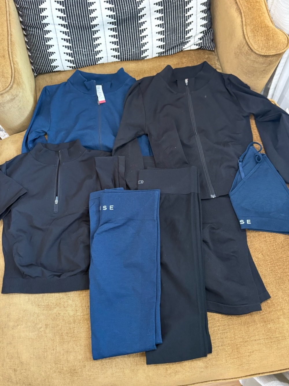 House ID House Concepts Athleisure Bundle-  Sets in Navy and Black